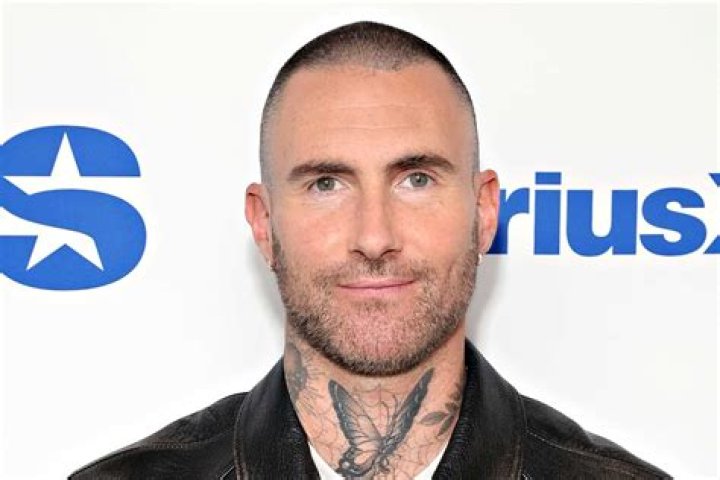 Adam Levine Bio, Wiki, Age, Height, Weight, Net Worth, Facts