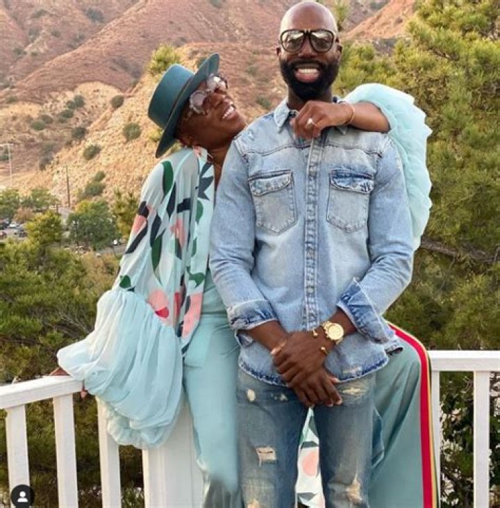Aisha Hinds Married, Husband, Gay/Lesbian, Relationship, Family, Height