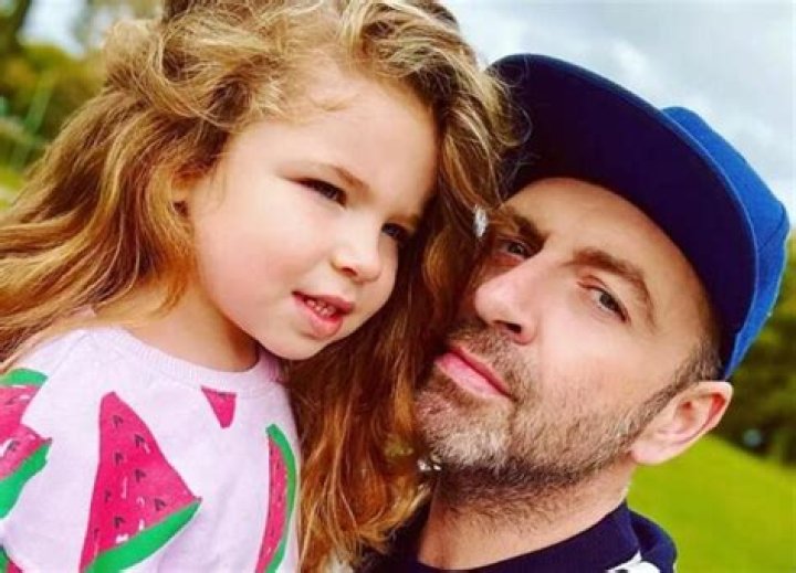 Ally Fowler Husband Stephen Lee and Daughter Layla