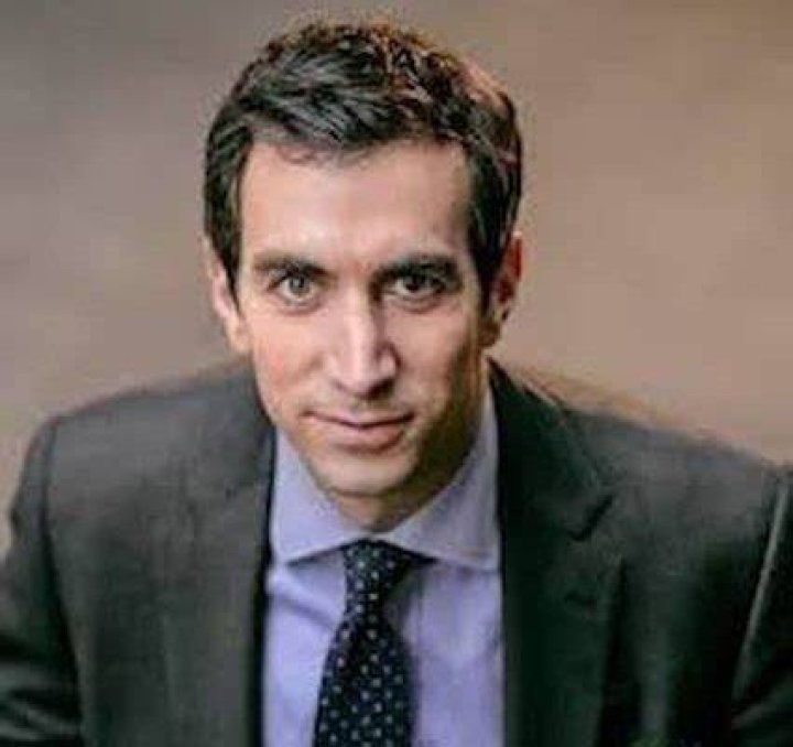 Andrew Ross Sorkin Bio, Age, Wife, Kids, Eye, CNBC, Book, Salary