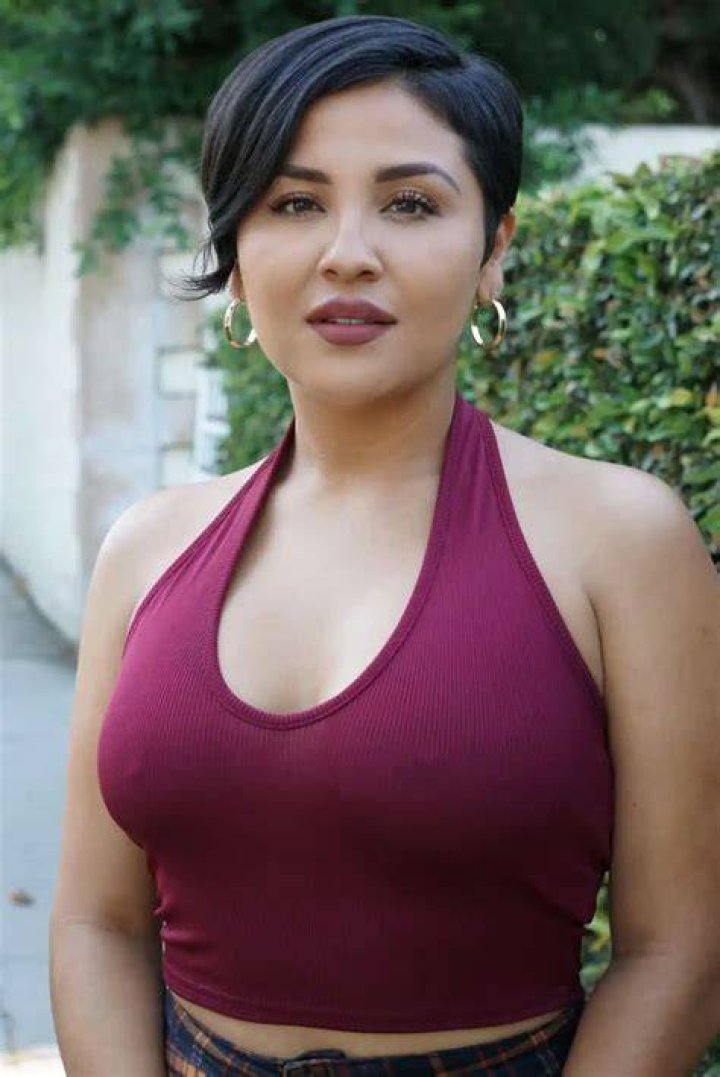 Annie Gonzalez