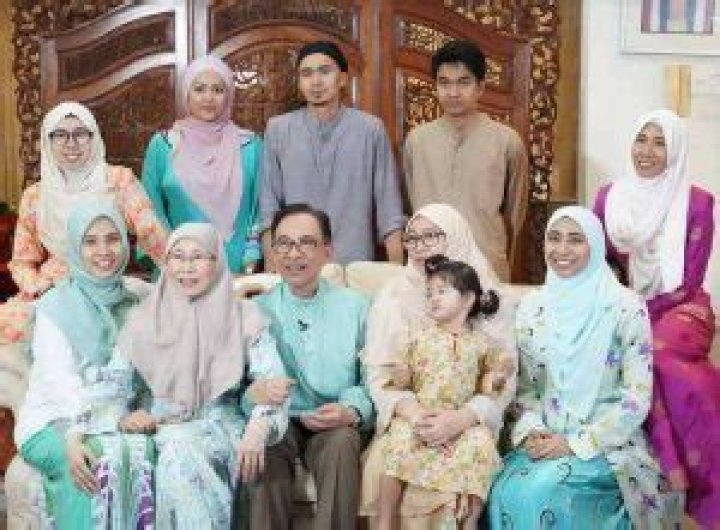 Anwar Ibrahim Children: How many children does Anwar Ibrahim have? Who are Anwar Ibrahim‘s children?