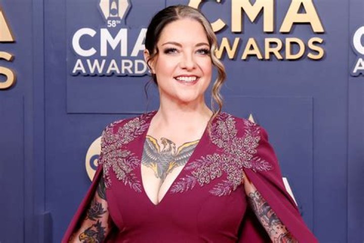 Ashley Mcbryde Spouse: Is She Married? Gay Rumors, Family And Net Worth