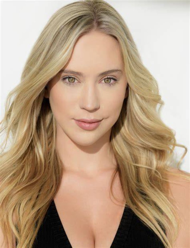 Ava Lange