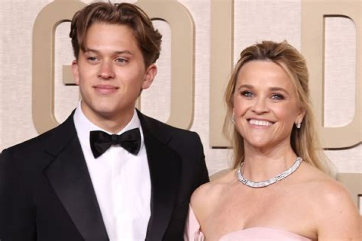 Ava Phillippe Age, Wiki, Biography, Boyfriend, Height in Feet, Boyfriend, Parents