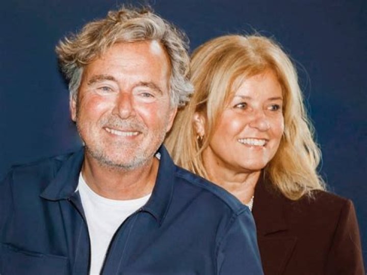 Bert van Leeuwen: Wife, net worth, tattoos, smoking & body facts