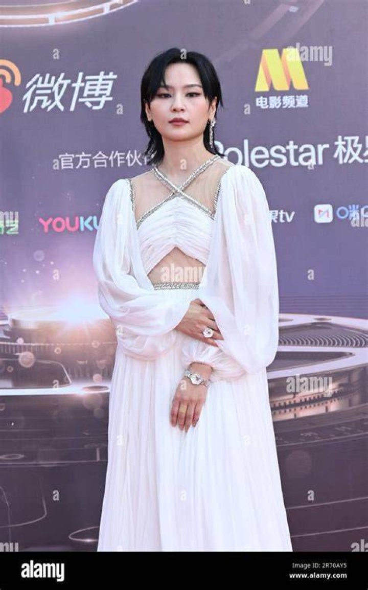 Bibi Zhou