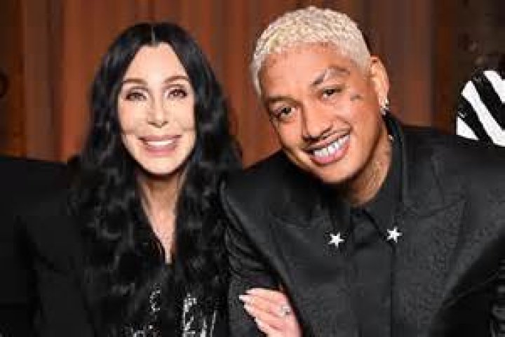 Blu DeTiger Age And Boyfriend: Meet The Singer On Instagram
