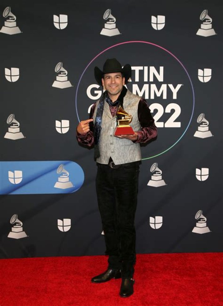 Bobby Pulido Biography, Age, Family, Career, Songs, Films, Net Worth