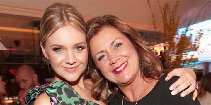 Carla Medrano | Salary, Parents And Relationship