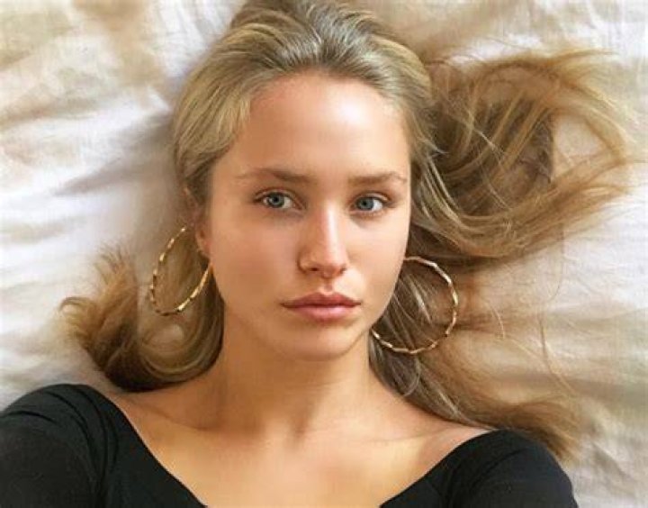 Christie Brinkley’s Daughter Sailor Lee Brinkley-Cook Bio, Wiki, Age, Father, Heigth, Net Worth, Feet, Bikini, Ethnicity and Instagram