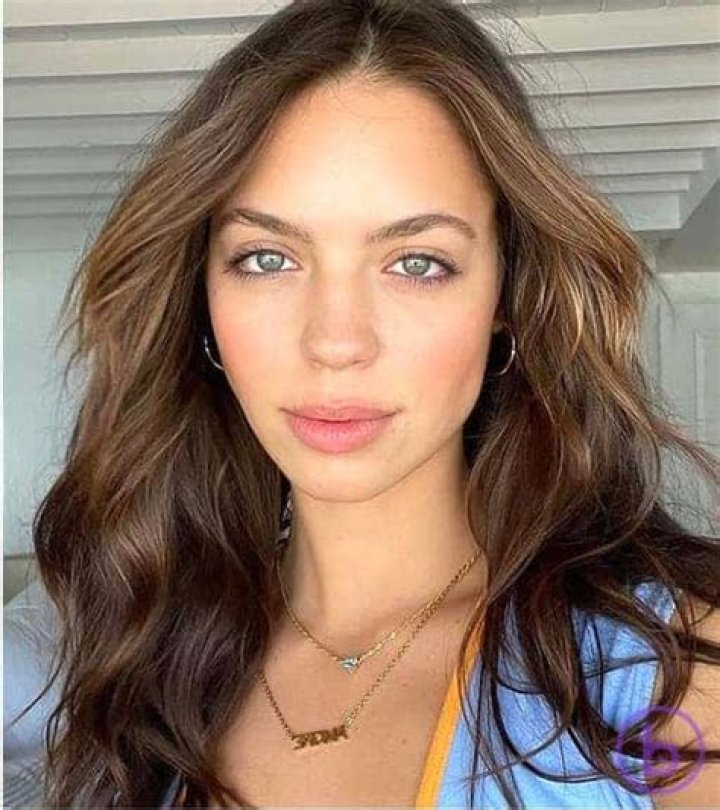 Claudia Sulewski Wiki, Biography, Height, Weight, Net Worth, Age, Who, Instagram