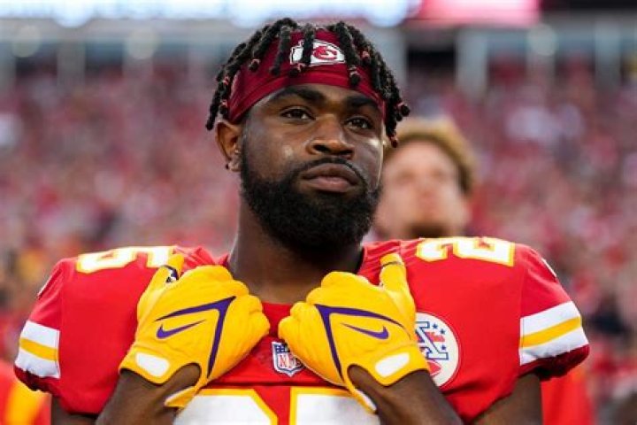Clyde Edwards-Helaire Height, Weight, Net Worth, Age, Birthday, Wikipedia, Who, Nationality, Biography