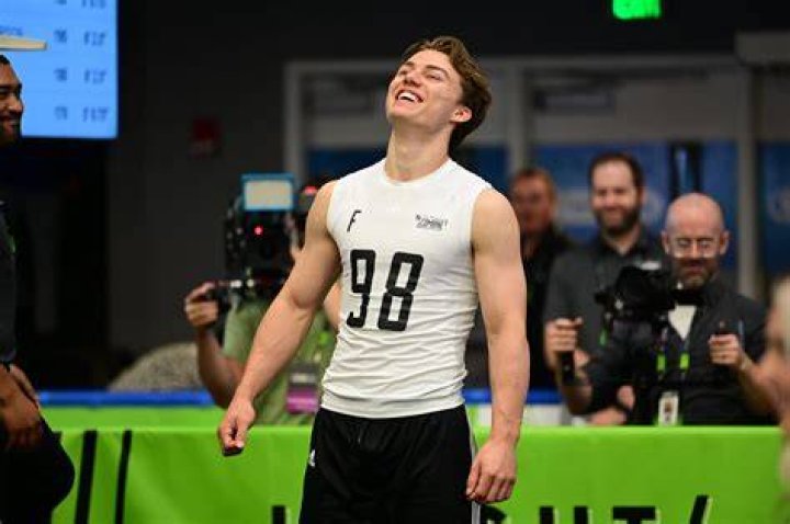 Connor Bedard Wiki, Age, Biography, Height, Nationality, Instagram