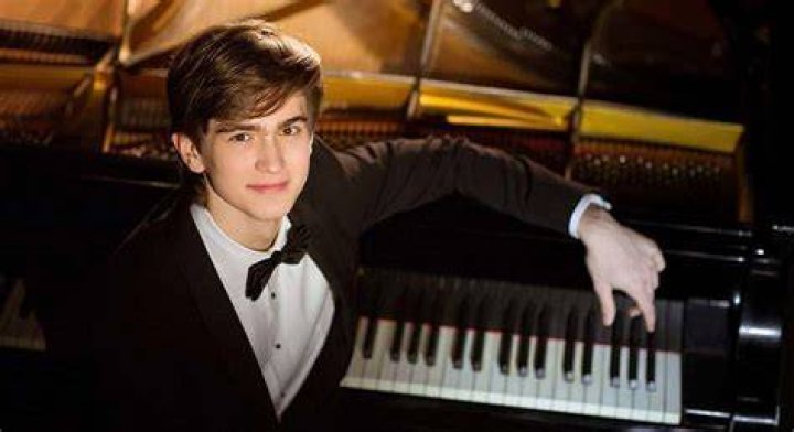 Daniel Kharitonov