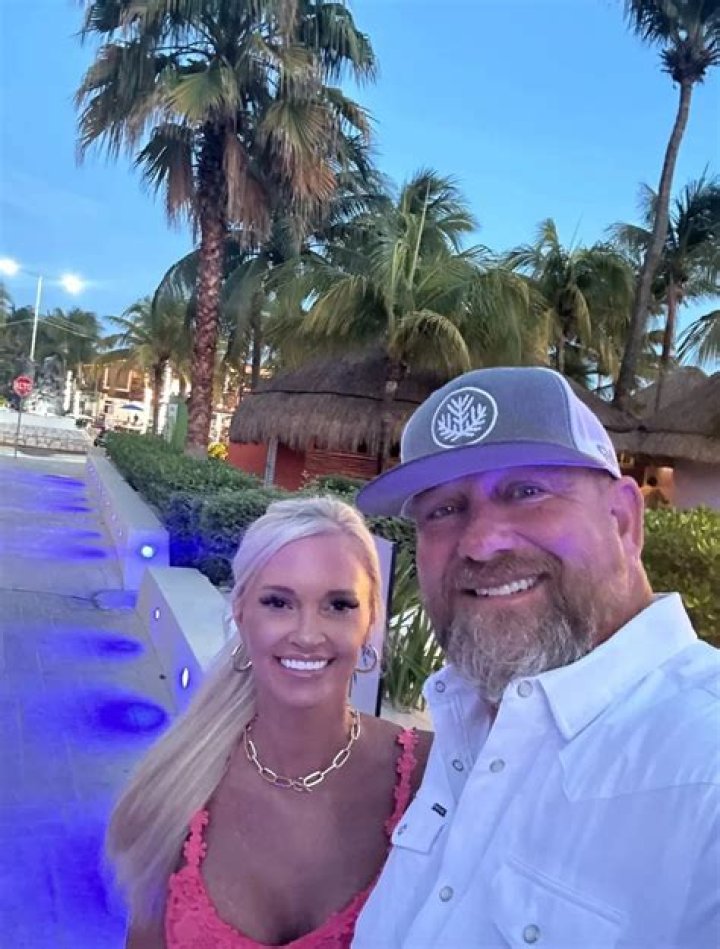 Dave Wilson Bio, Age, Wife, Kids, Partner, Band, HGTV, Net worth
