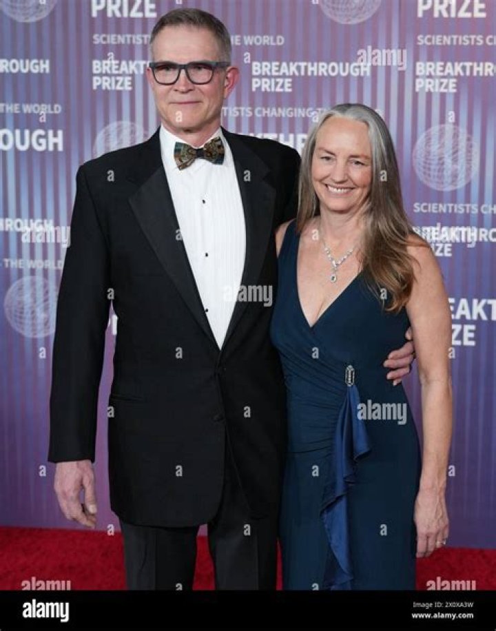 David Baszucki: Wife, net worth, tattoos, smoking & body facts