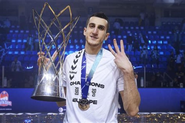Dejan Kravić