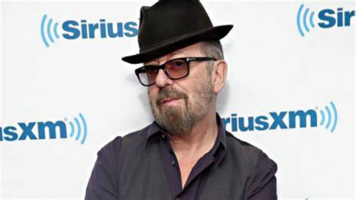 Did Annie Lennox marry Dave Stewart? Are Annie Lennox and Dave Stewart still friends?