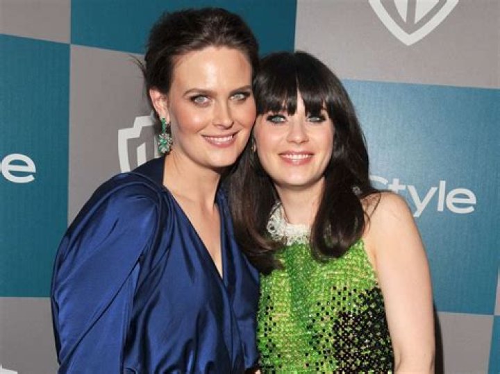 Does Robin Tunney have a sister? When did Robin Tunney have her children?