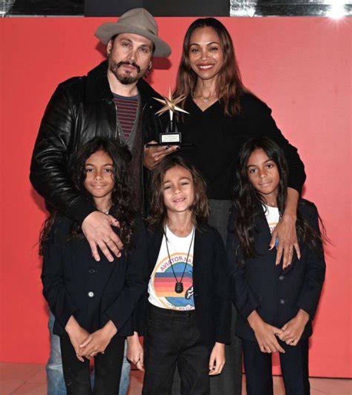 Does Zoe Saldaña have a sister? Does Zoe Saldaña have a child?
