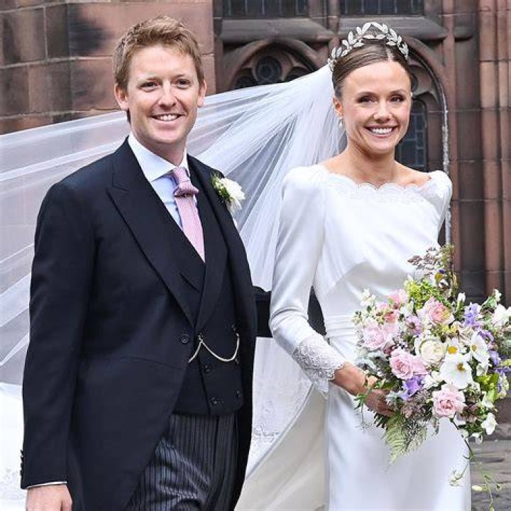 Douglas Hamilton, 8th Duke of Hamilton’s biography, net worth, fact, career, awards and life story