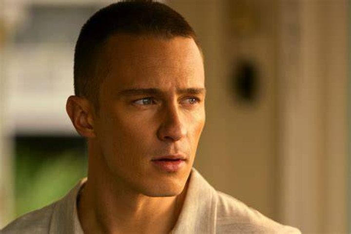Drew Starkey (Actor) Wiki, Bio, Age, Height, Weight, Affair, Net Worth, Girlfriend, Dating, Family, Facts