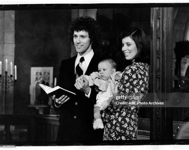 Elayne Heilveil Wikipedia | Family Parents And Siblings