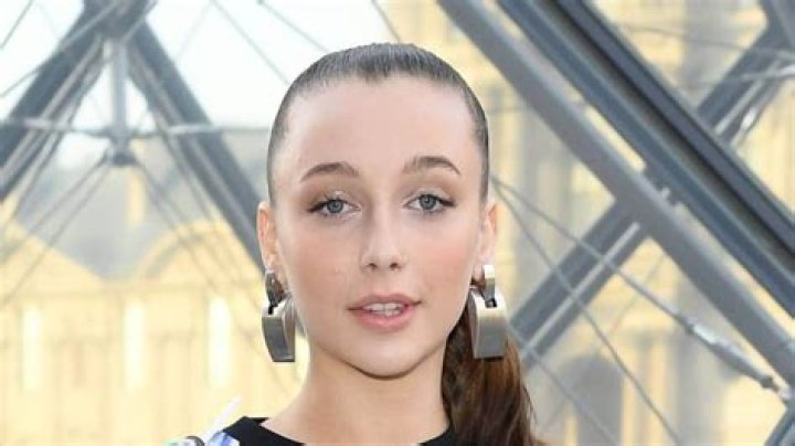 Emma Chamberlain (Youtuber) Wiki, Biography, Age, Height, Weight, Boyfriend, Net Worth, Career, Family, Facts