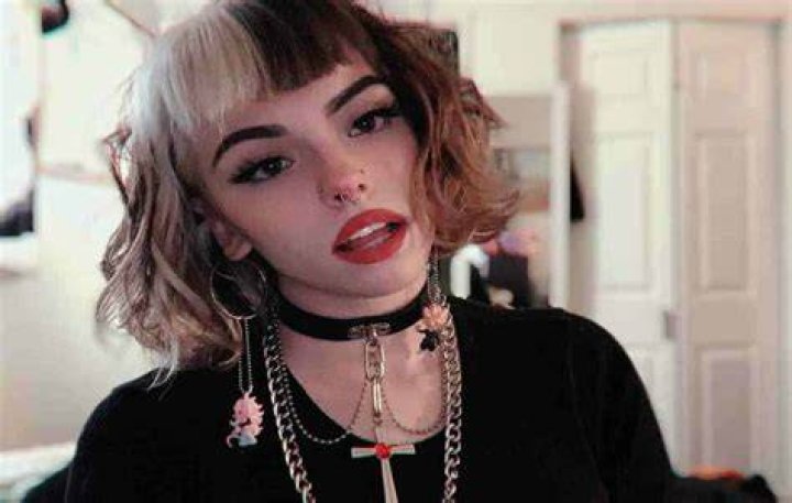 Emma Langevin : Bio, Net Worth, Relationship, Height And Career