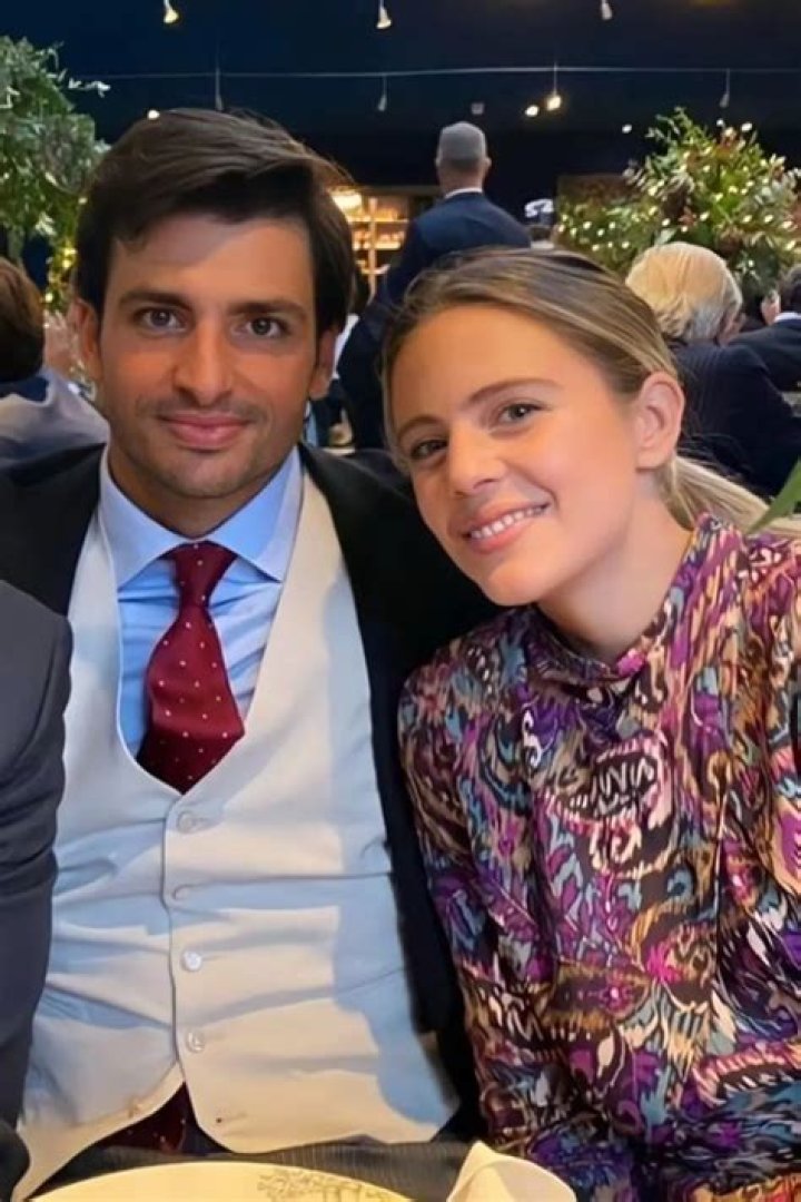 Explore Isa Hernaez Carlos Sainz Jr Girlfriend Instagram -Dating History Age Gap And Family Details