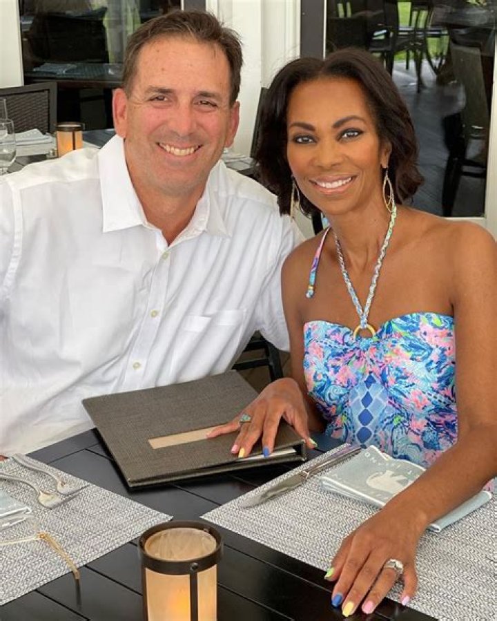 Gayle Gardner Bio, Wiki, Age, Height, Husband, Family, Salary and Net Worth