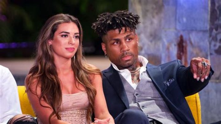 Georgia Hassarati Bio, Wiki, Age, Family, Boyfriend, Model and Net Worth