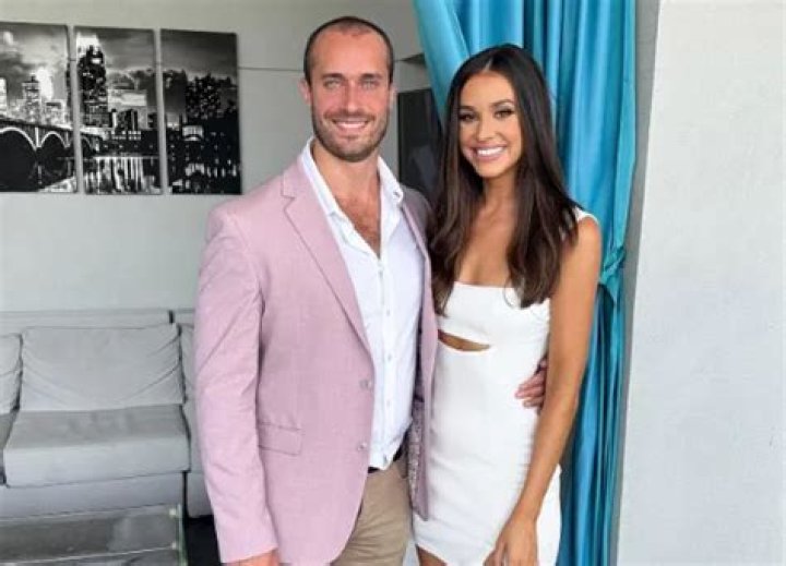 Hanna Battah Bio, Wiki, Age, Husband, Photos, Fox 4, Hawaii, Married, and Net Worth