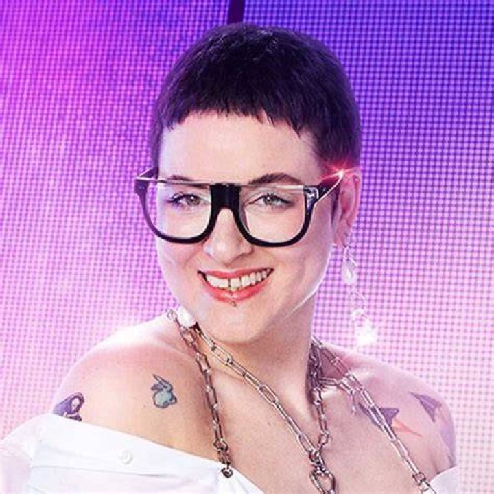 Hester Sunshine Bio, Age, Wife, Project Runway Finale, Queer, Early Life,Instagram