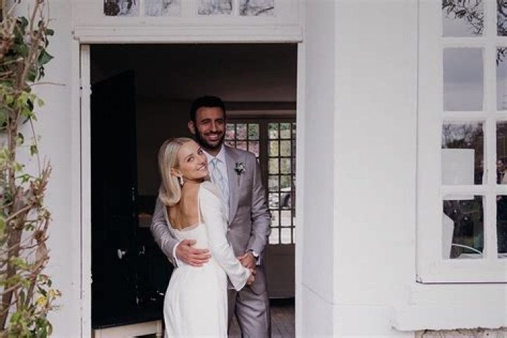 How did Cat Stevens meet his wife?