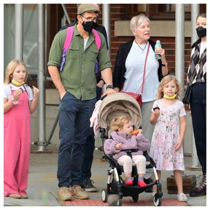 How many children does Governor Kim Reynolds have?