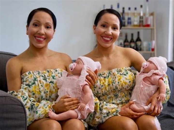 How Old Are Anna And Lucy Decinque From Extreme Sisters?