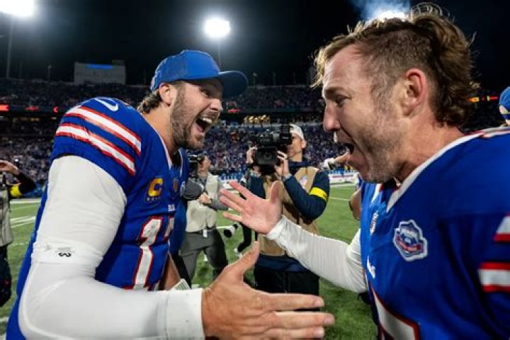 How Old Is Evan Prater? Age Of Cincinnati Quarterback Revealed