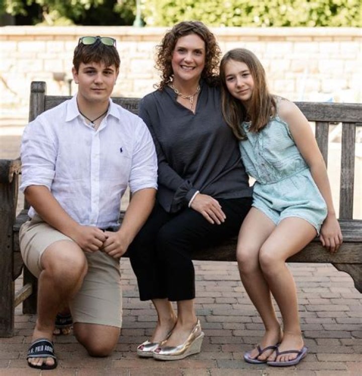 How Old Is Hannah Ingram Moore Age? Company House, Husband Wiki, Biography