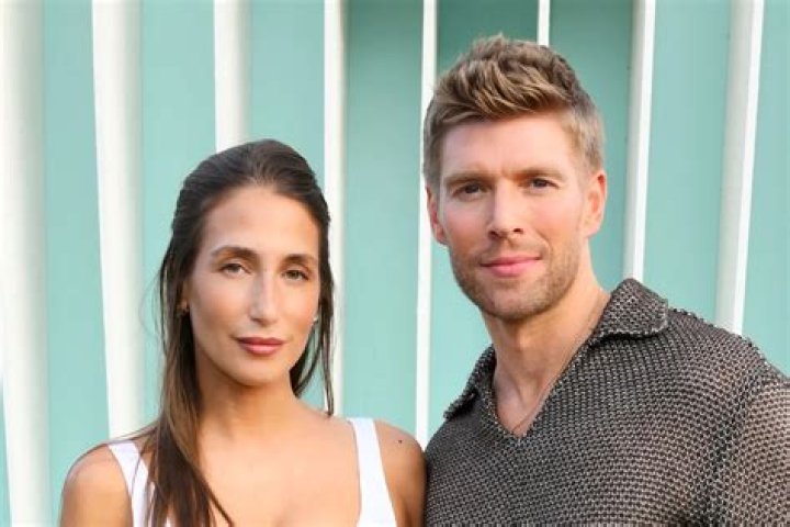 How Old Is Kyle Cooke Wife Amanda Batula? Meet The Winter House Cast On Instagram