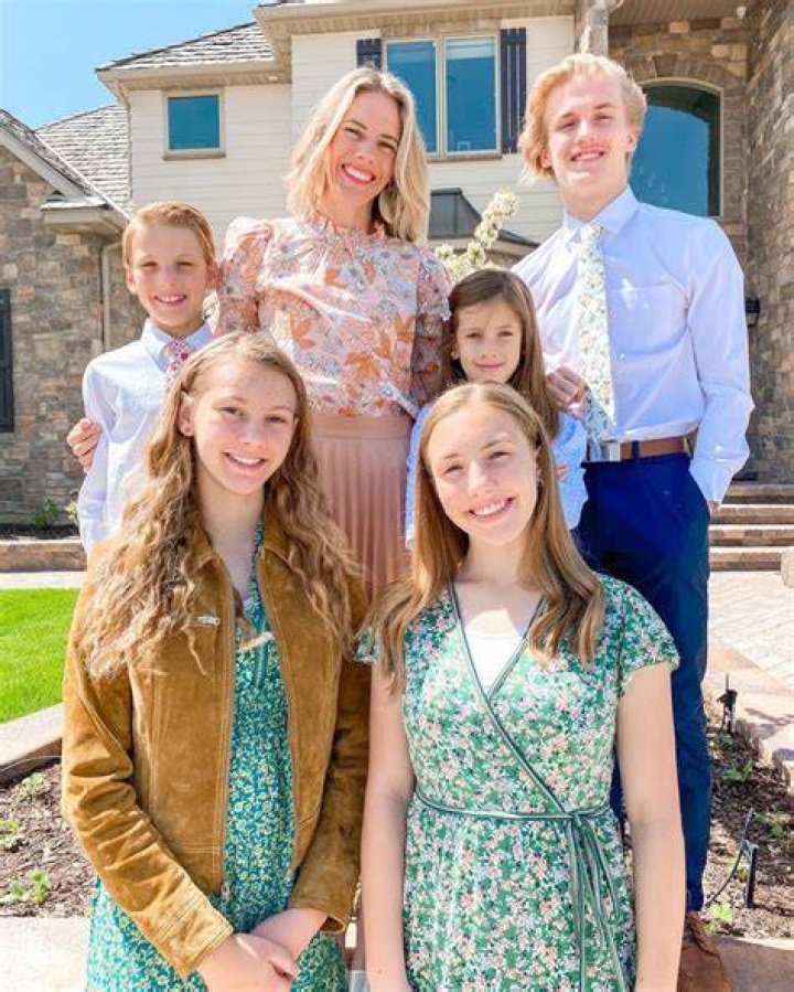 How Old Is Oscar Peterson Wife Kelly Peterson? Everything On Her Children And More