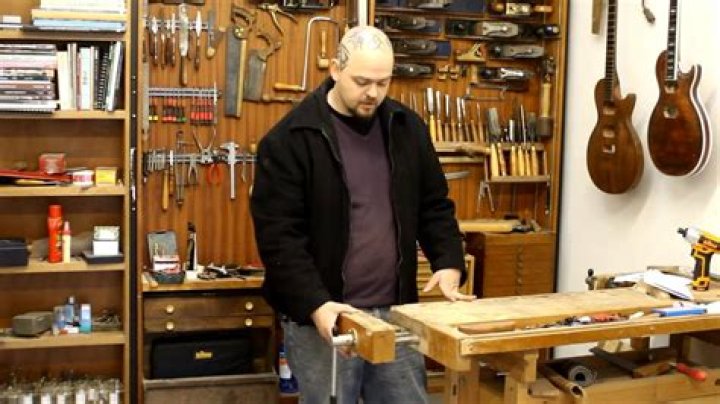 How to become a luthier