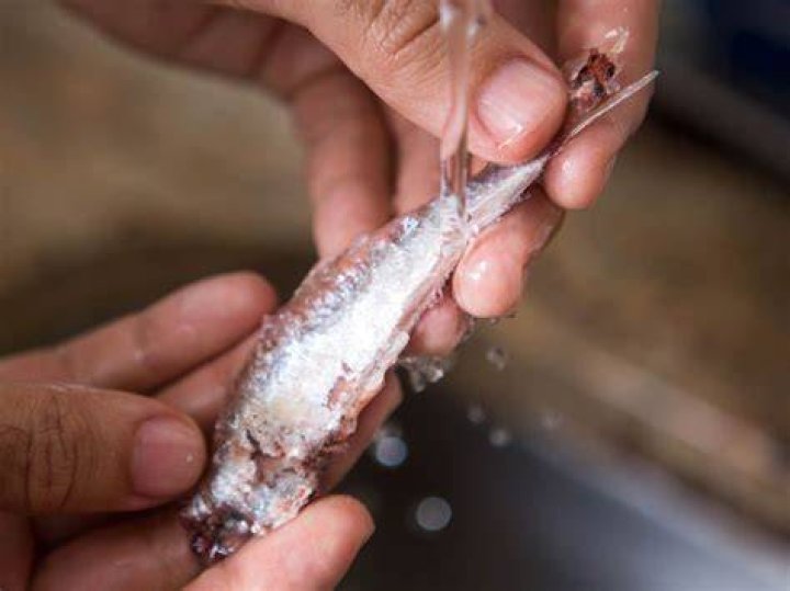 How to prepare dried anchovies