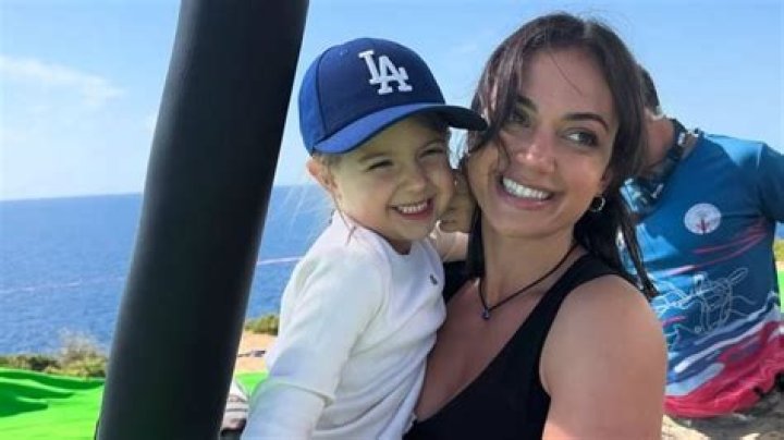 Inanna Sarkis Baby, Matthew Noszka, Body, Career & Net Worth