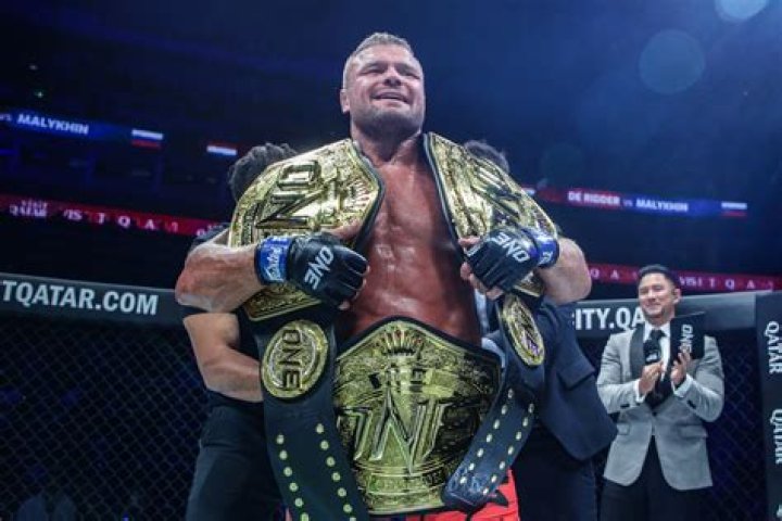 Is Anatoly Malykhin Biography On Wikipedia? Details About The HeavyWeight Fighter