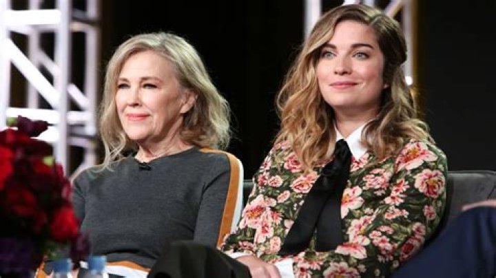 Is Annie Murphy Pregnant? Everything To Know About Schitt’s Creek Actress