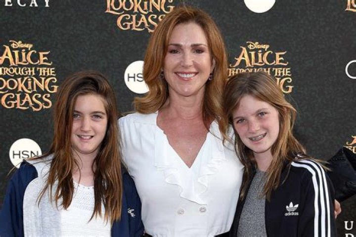 Is Betty Gilpin Related To Peri Gilpin? Family Ethnicity And Net Worth