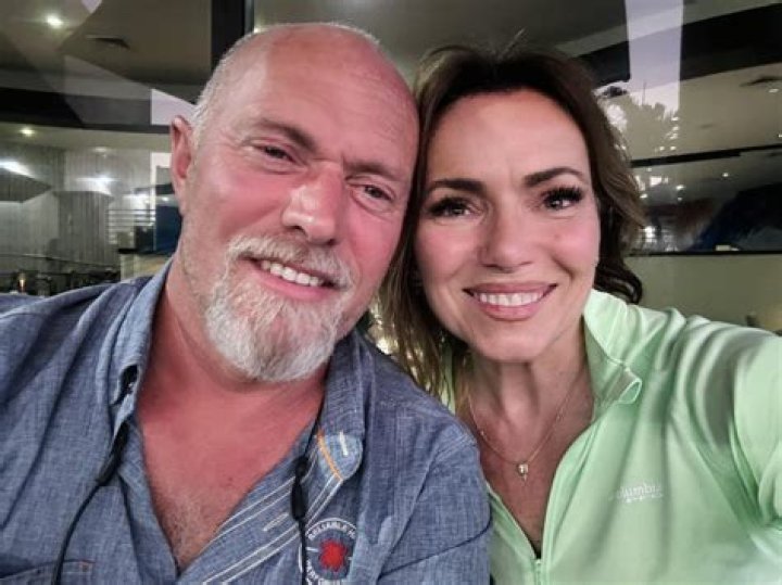 Is Lisa Robertson Married? Everything to About Actress’ Age, Family, Facebook and Instagram