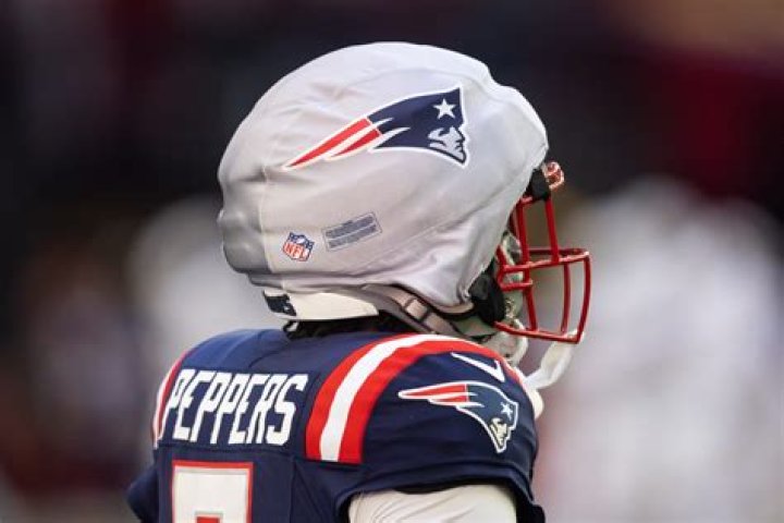 Is The Patriots’ NFL Player Jabrill Peppers Related To Julius Peppers? Family Details